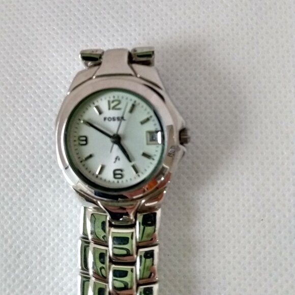 Fossil Other - Ladies fossil watch